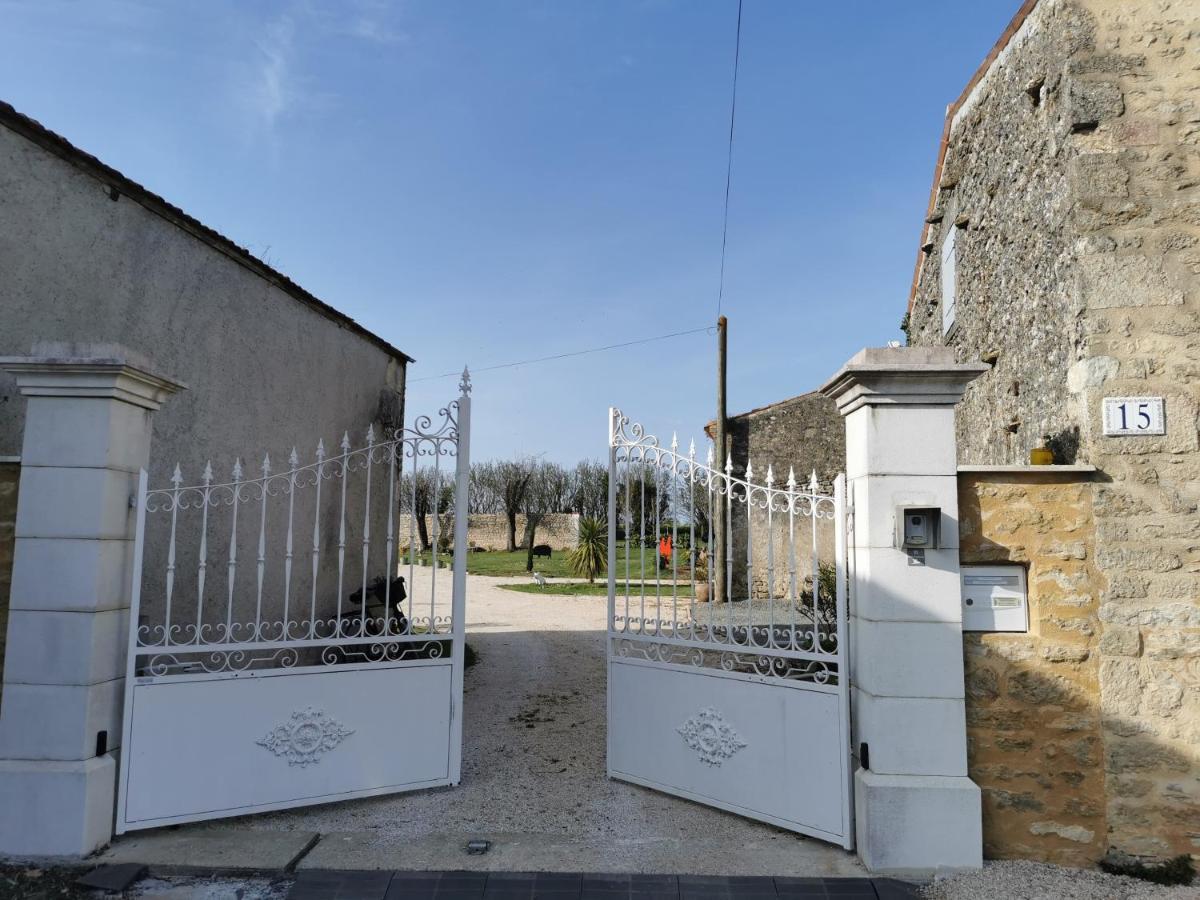 Bed and Breakfast Au Domaine De Gigie Chervettes Екстер'єр фото